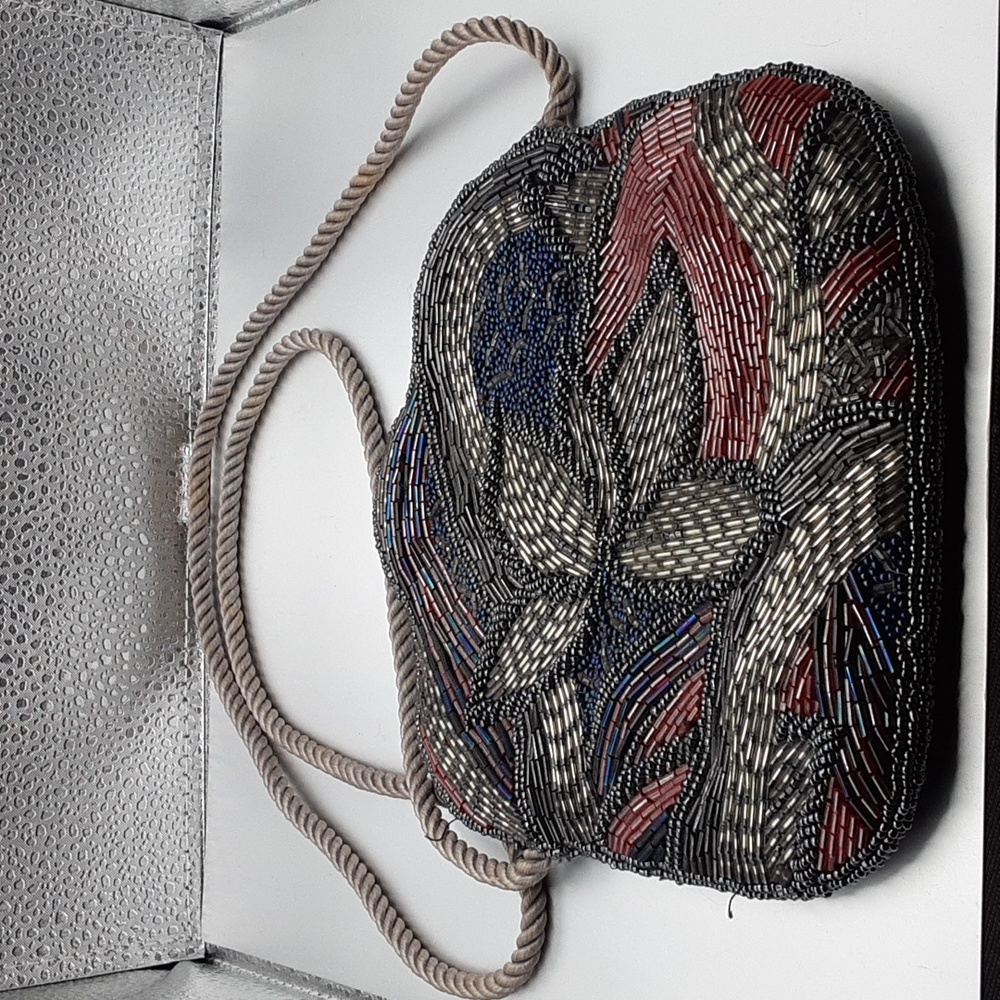 Vintage Floral Beaded Purse - Picture 2 of 4